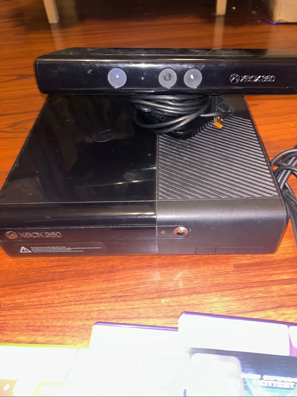Microsoft Xbox 360 E Console Bundle - Kinect, 2 Controllers, Minecraft & 8 Games